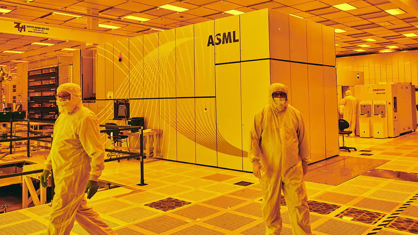 Cỗ máy 300 triệu USD được ca ngợi như 'tuyệt tác kỹ thuật', là mắt xích quan trọng trong chuỗi cung ứng chip toàn cầu