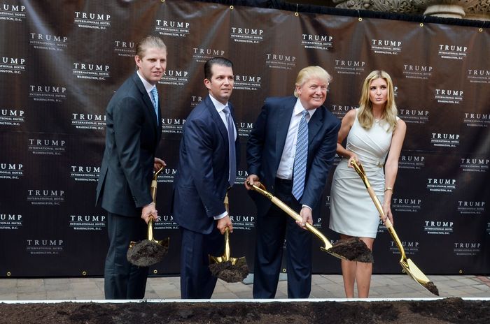 Soi đế chế kinh doanh khổng lồ của ông Donald Trump 2
