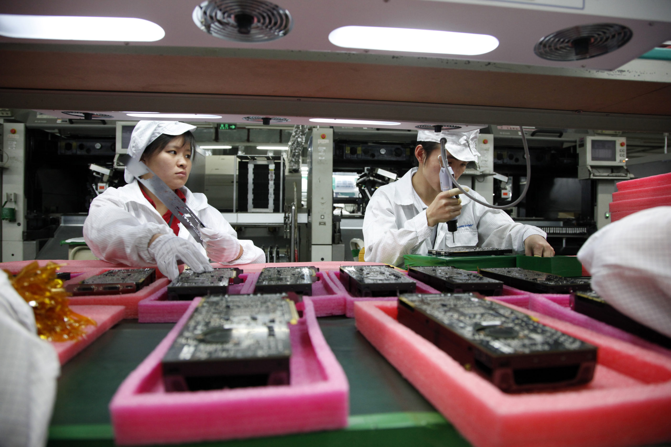 Thế giới sắp đón 'cú sốc Trung Quốc', hàng hoá giá rẻ 'made in China' sẽ tràn ngập khắp mọi nơi 2