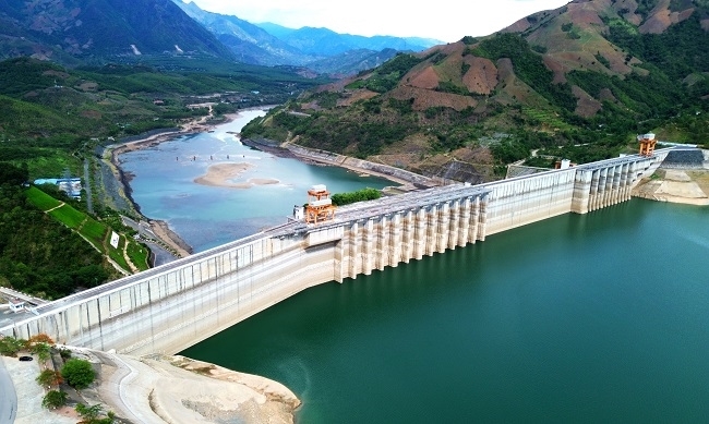 Thêm 2 tỷ kWh điện dự phòng mùa khô