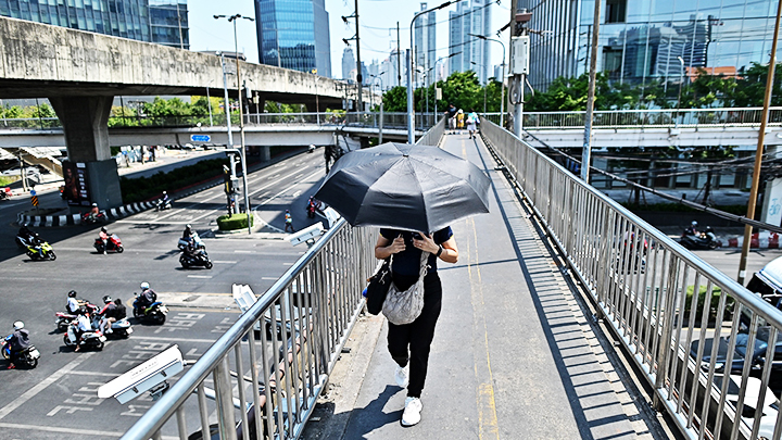 Nắng nóng đổ lửa khắp châu Á