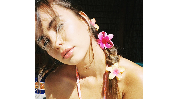 “Cơn sốt” kẹp tóc hoa sứ