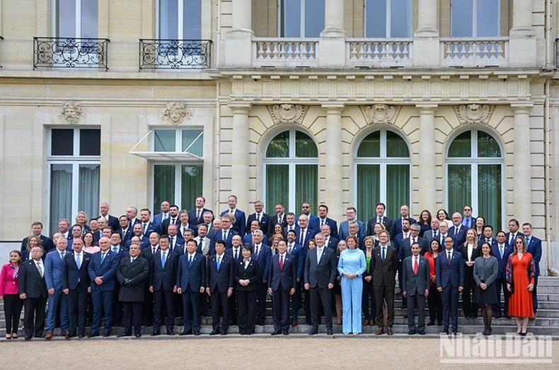 Bo truong Ngoai giao Bui Thanh Son du Hoi nghi Hoi dong Bo truong OECD nam 2024 Bộ trưởng Ngoại giao Bùi Thanh Sơn dự Hội nghị Hội đồng Bộ trưởng OECD năm 2024 ảnh 1