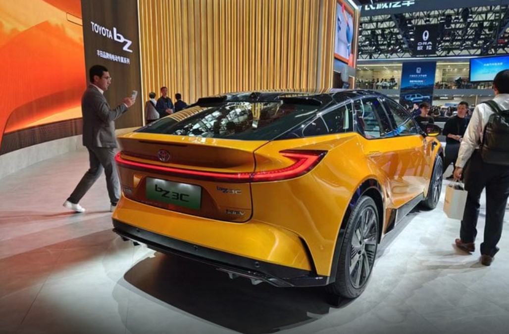 Xe Toyota bZ3C