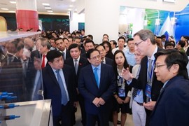 Vì sao nhà đầu tư ngoại thăm Việt Nam nhưng rót tiền vào quốc gia khác?