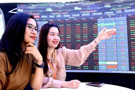 VN-Index đang tiếp tục tiến lên ngưỡng kháng cự 1.250 điểm