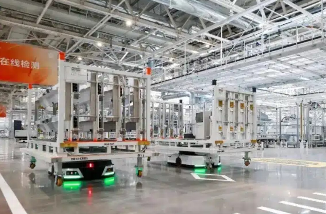 Chỉ mất 76 giây để sản xuất một chiếc Xiaomi SU7