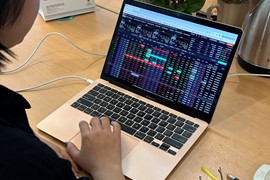 Định giá thị trường trở về vùng hấp dẫn, VN-Index có thể chinh phục mốc 1.425 điểm