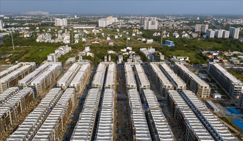 'Bầm dập' vì trái phiếu, doanh nghiệp địa ốc quay về cổ phiếu