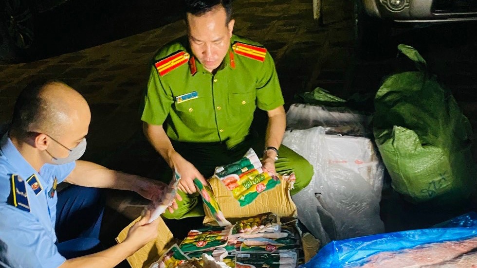 Hà Nội: Phát hiện hàng trăm kg nạp xưởng nhập lậu