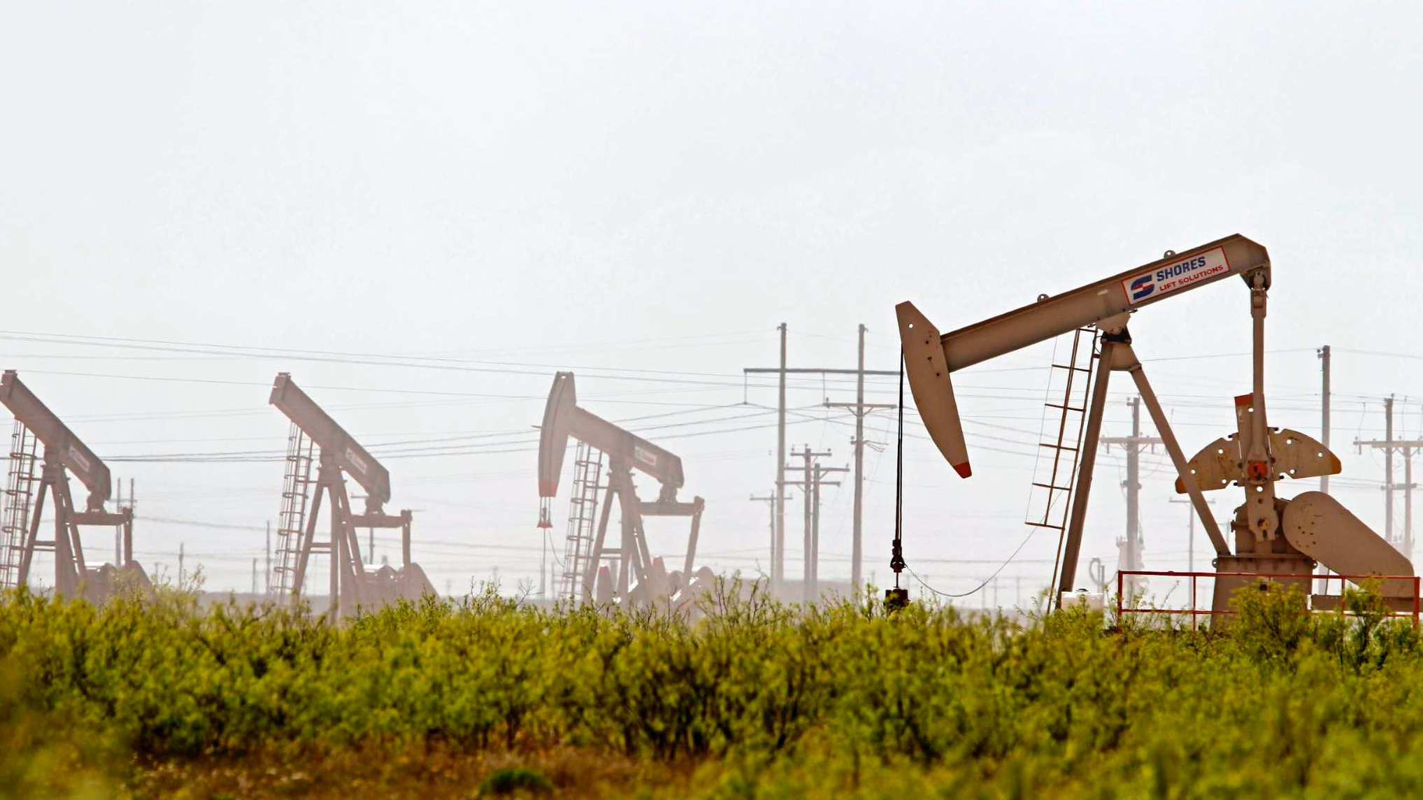 Giá xăng dầu hôm nay 9/5: Hồi phục khi số liệu về dầu thô tại Mỹ “quay xe”