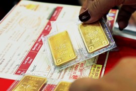 Quốc hội lo ngại, Chính phủ đau đầu, giá vàng bao giờ hết "nhảy múa"?