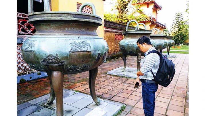 Chăm nom vẻ đẹp nước nhà trên Cửu đỉnh ảnh 1