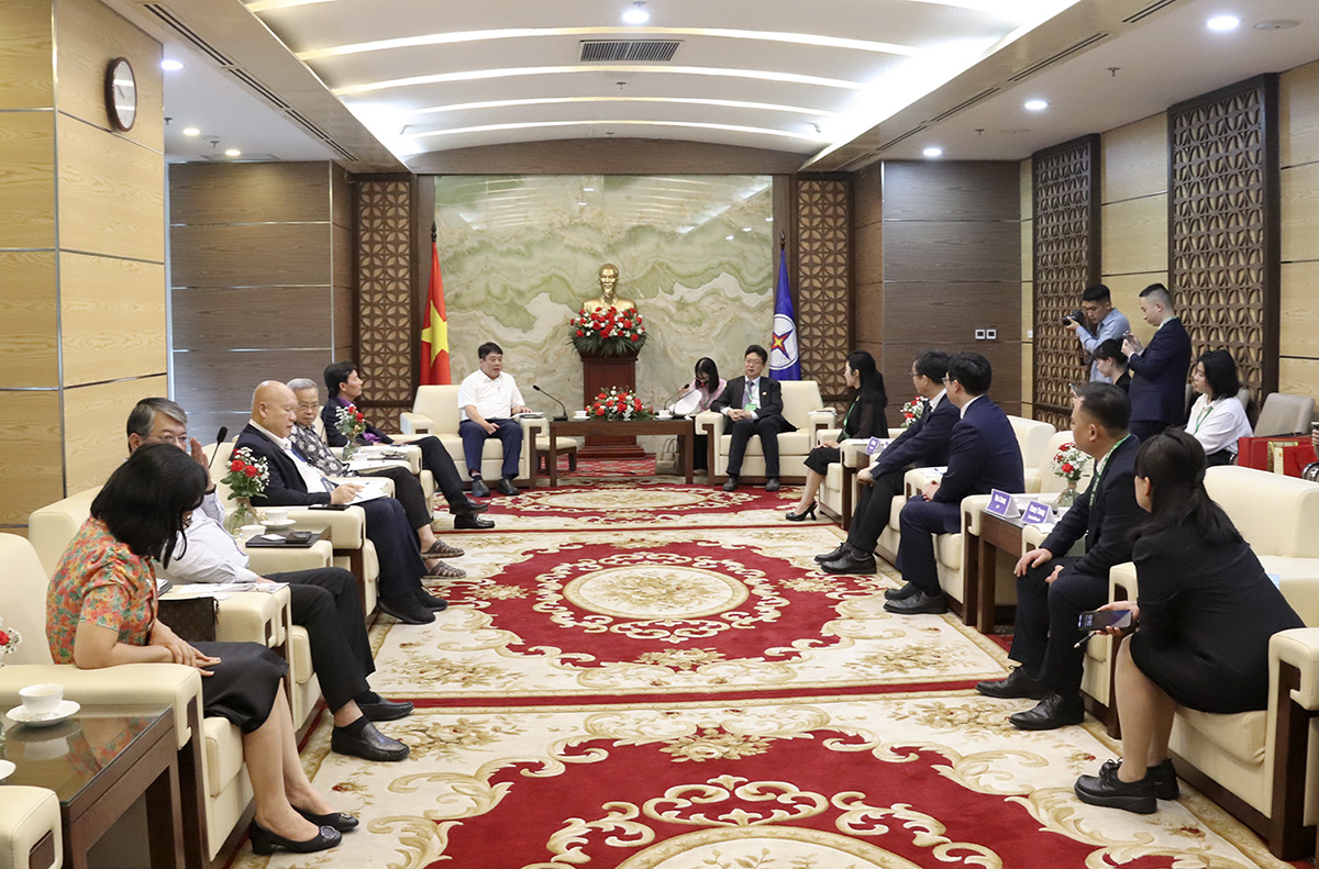 Hội đồng Điện lực Trung Quốc thăm và làm việc với EVN