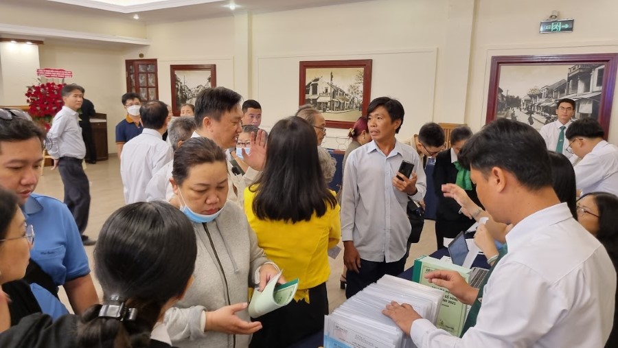 Cổ đông nhỏ náo loạn Đại hội Gỗ Đức Thành