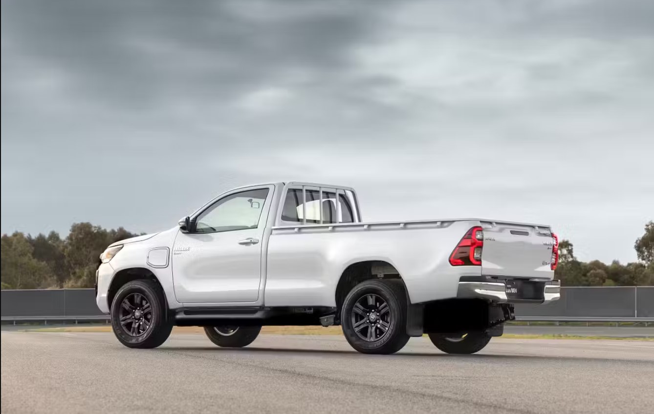 Xem trước Toyota Hilux chạy điện mới