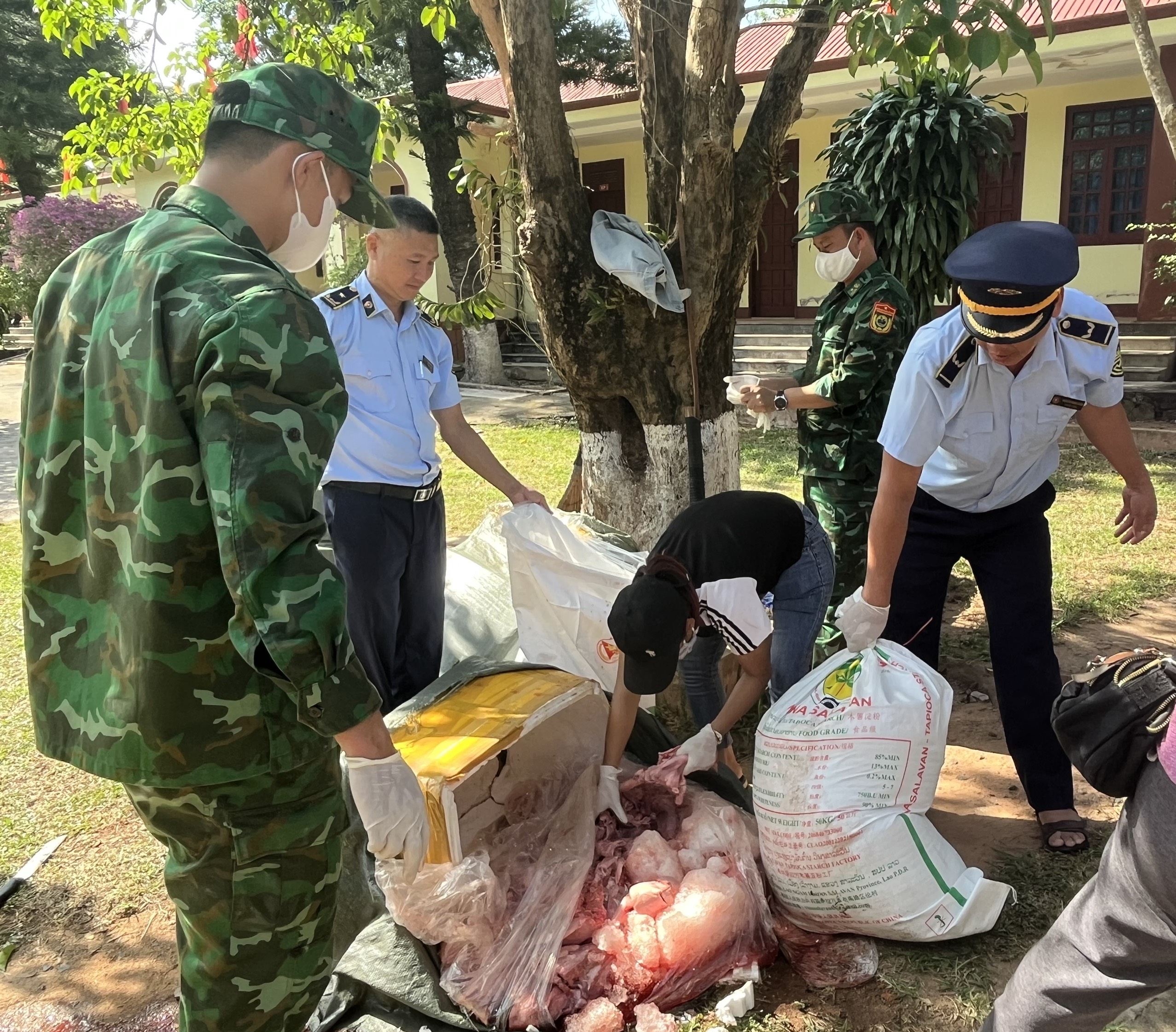 300 kg nội tạng động vật (gan, phổi lợn) không rõ nguồn gốc, xuất xứ.