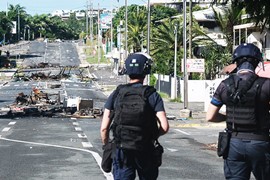 Bạo lực bùng phát ở New Caledonia