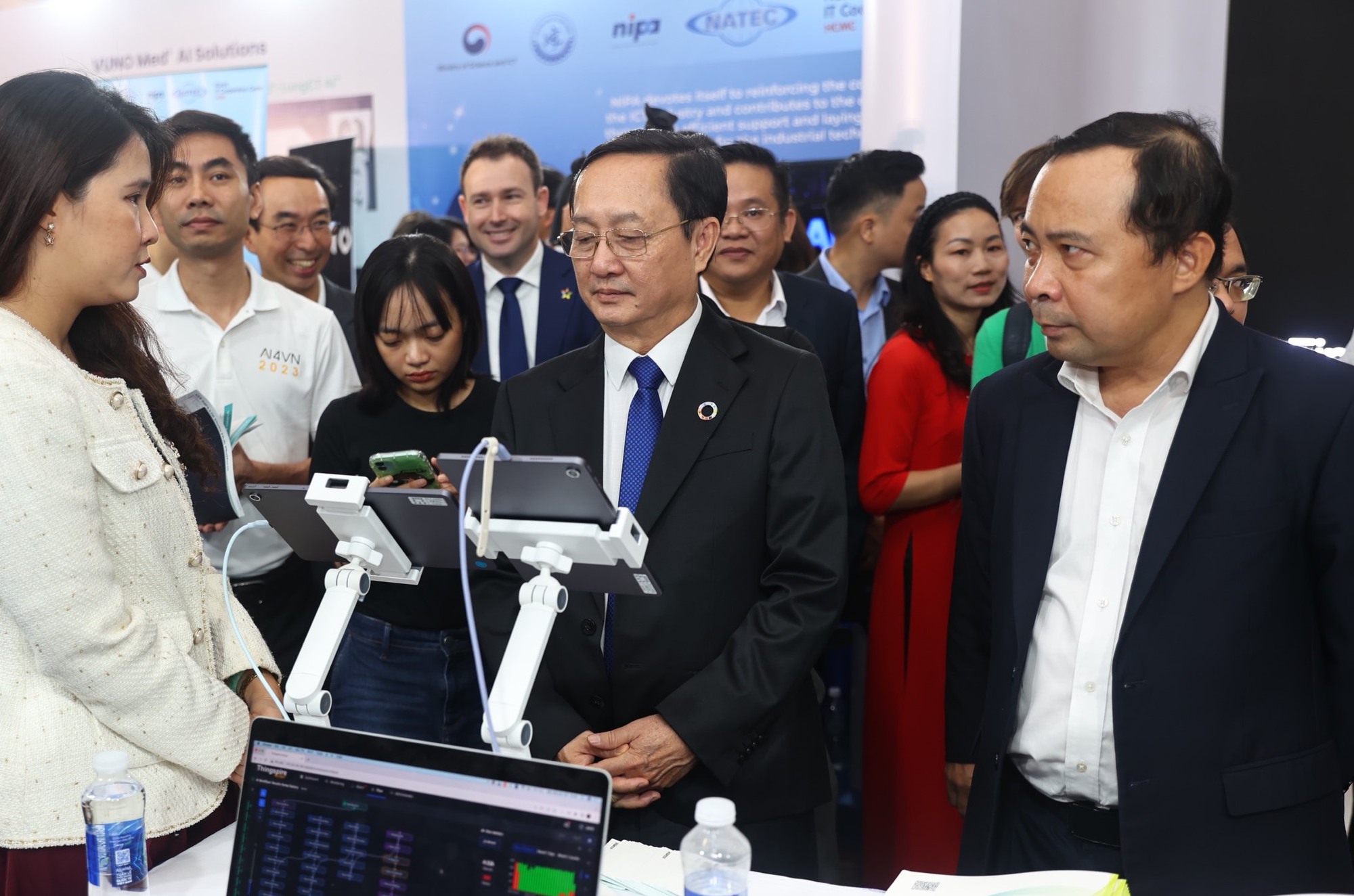 Tận dụng AI trong thương mại điện tử
