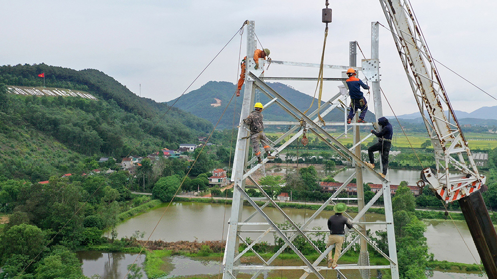 Bảo đảm đóng điện đường dây 500kV mạch 3 trước ngày 30/6/2024