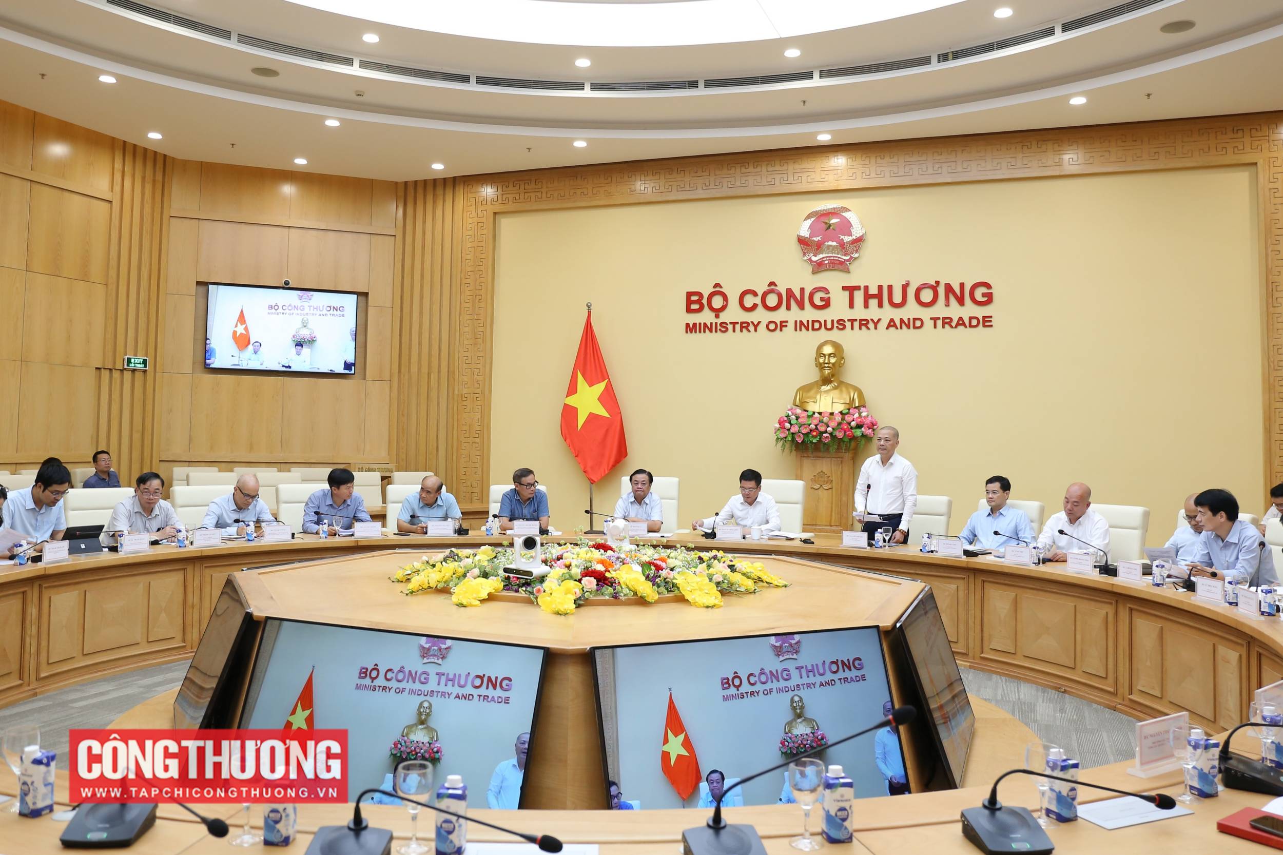 Bộ Công Thương và Bộ NN&PTNT bàn giải pháp tháo gỡ khó khăn, thúc đẩy xuất khẩu những tháng cuối năm