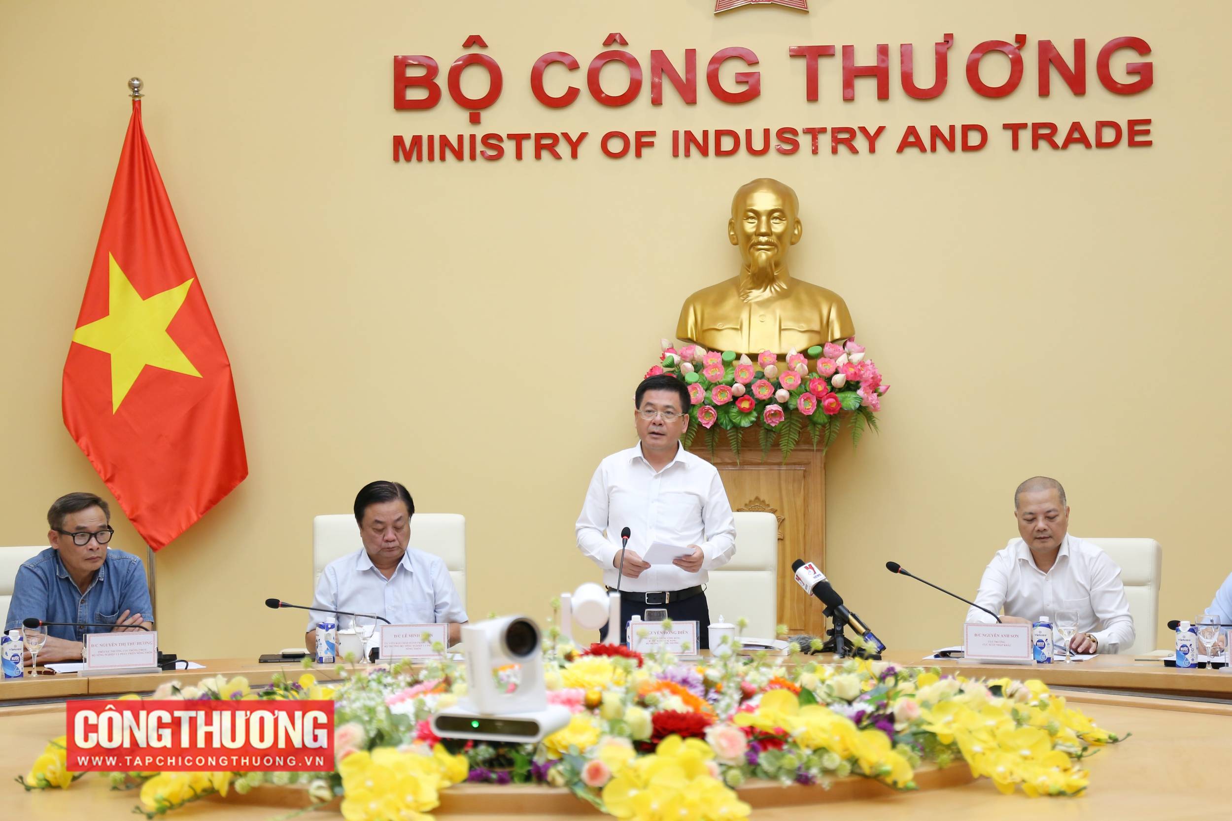 Bộ Công Thương và Bộ NN&PTNT bàn giải pháp tháo gỡ khó khăn, thúc đẩy xuất khẩu những tháng cuối năm