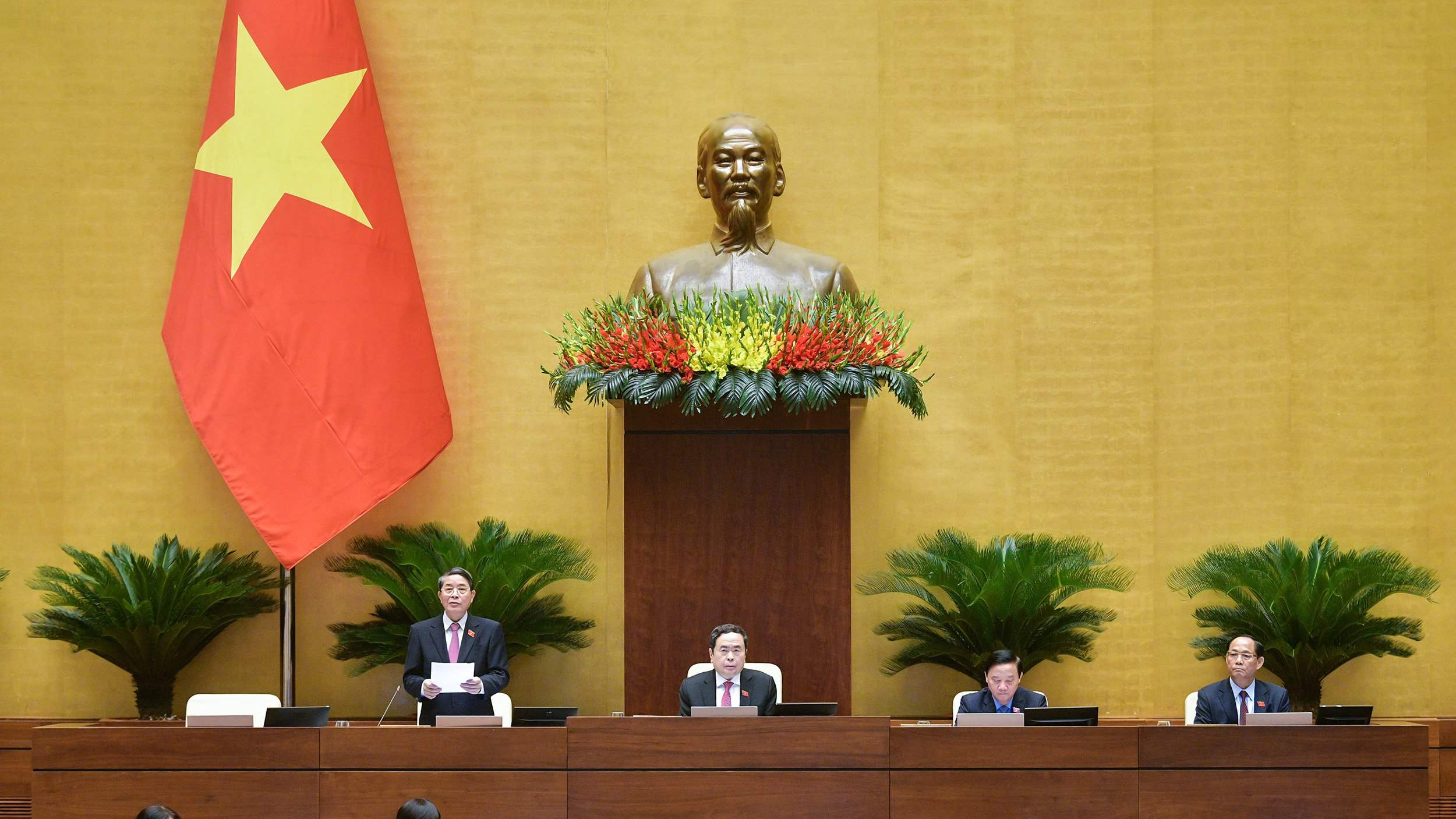 Quốc hội thảo luận về thực hiện kế hoạch phát triển kinh tế - xã hội