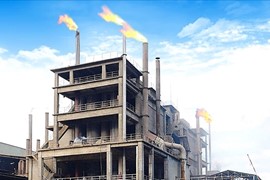 Hoá chất Đức Giang ‘ngấm đòn’ phốt pho vàng