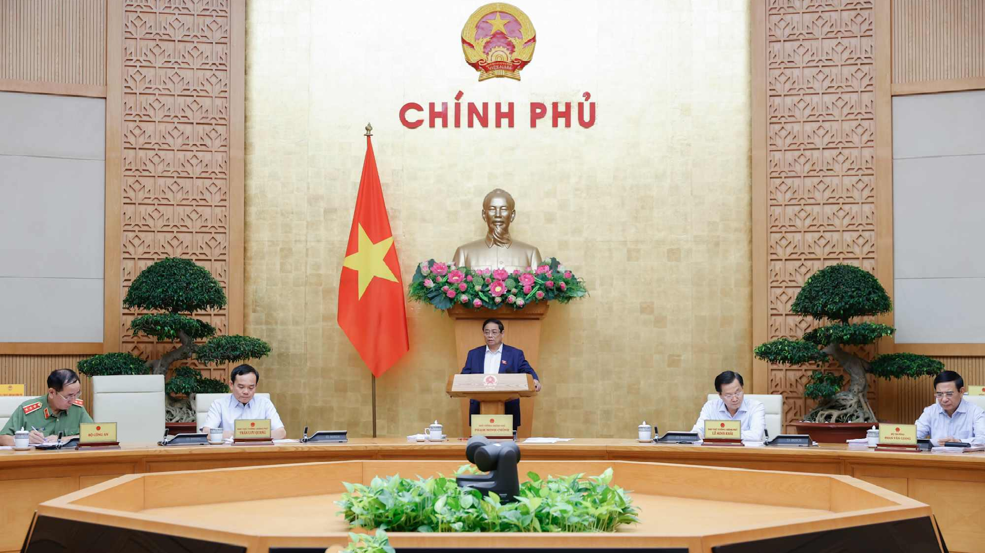 Tăng trưởng kinh tế tiếp tục xu hướng tích cực