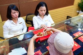 Mục sở thị không khí tấp nập mua vàng giá bình ổn