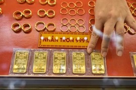 Vàng trong nước giảm sốc 1,8 triệu đồng/lượng, tụt về bằng giá ngân hàng bán ra