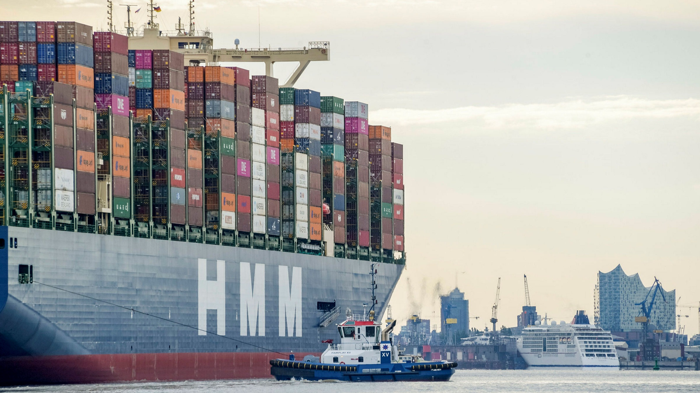 Giá cước container tăng phi mã, lo ngại “cơn ác mộng” thiếu container rỗng quay trở lại