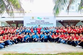 Gần 1.000 nhân viên SeABank làm sạch bờ biển tại 11 tỉnh thành