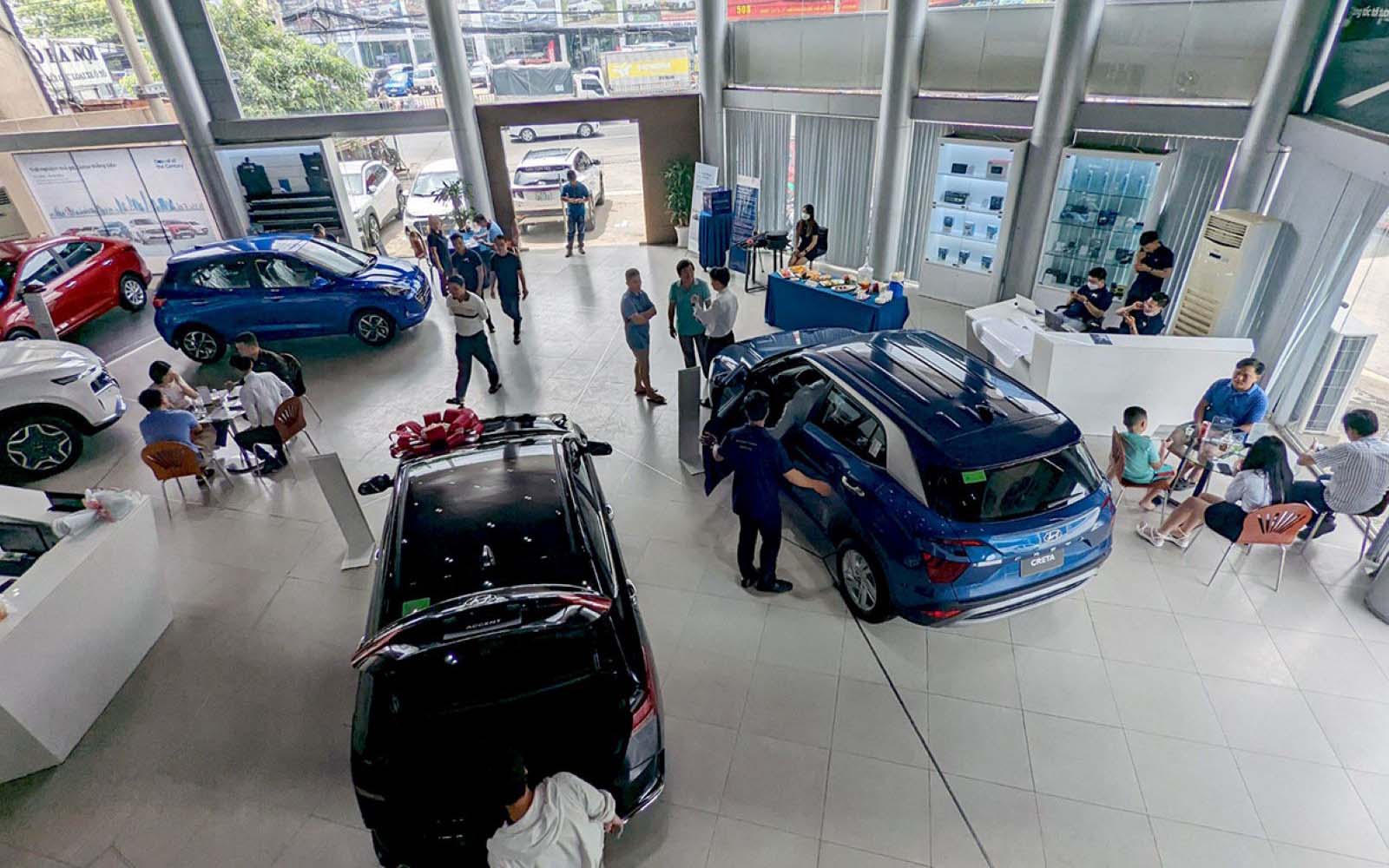 Chậm đăng ký để chờ giảm lệ phí trước bạ, người mua xe liệu có bị phạt?