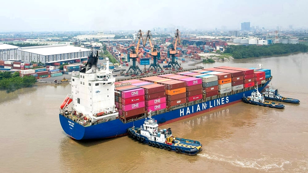 Giá thuê tàu container tăng 90%, kỳ vọng Xếp dỡ Hải An (HAH) hưởng lợi lớn