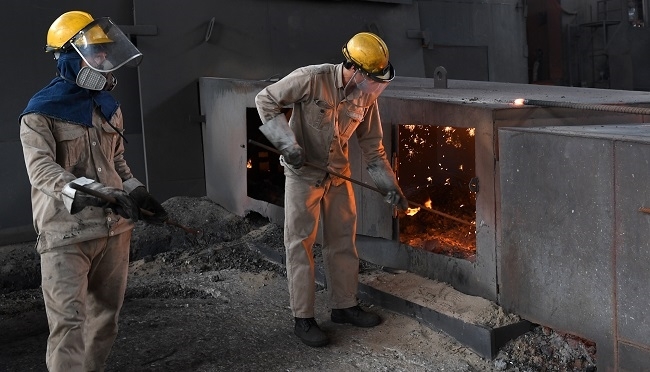 Doanh nghiệp thép tung 'quả đấm thép'