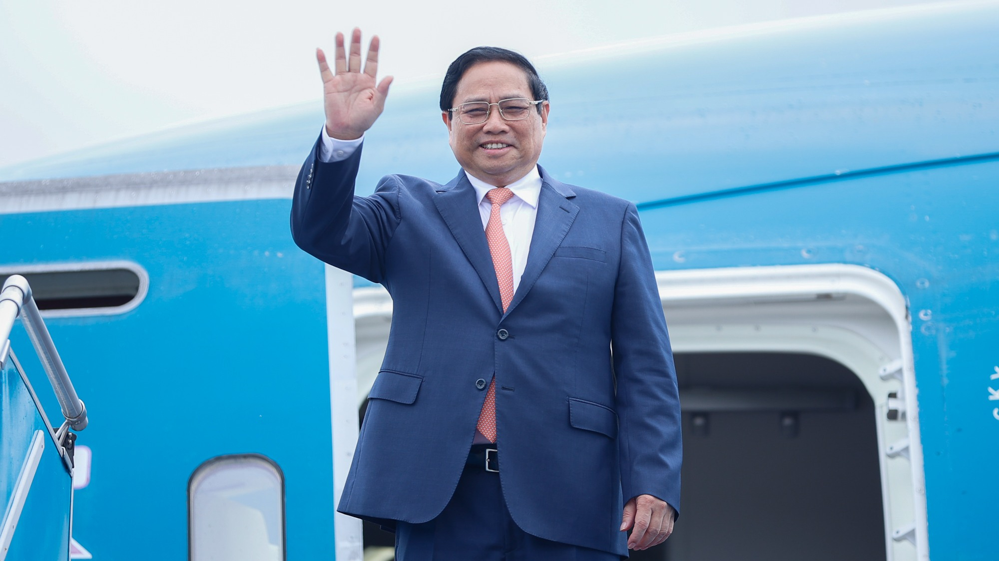 Thủ tướng Phạm Minh Chính lên đường dự Hội nghị WEF tại Trung Quốc
