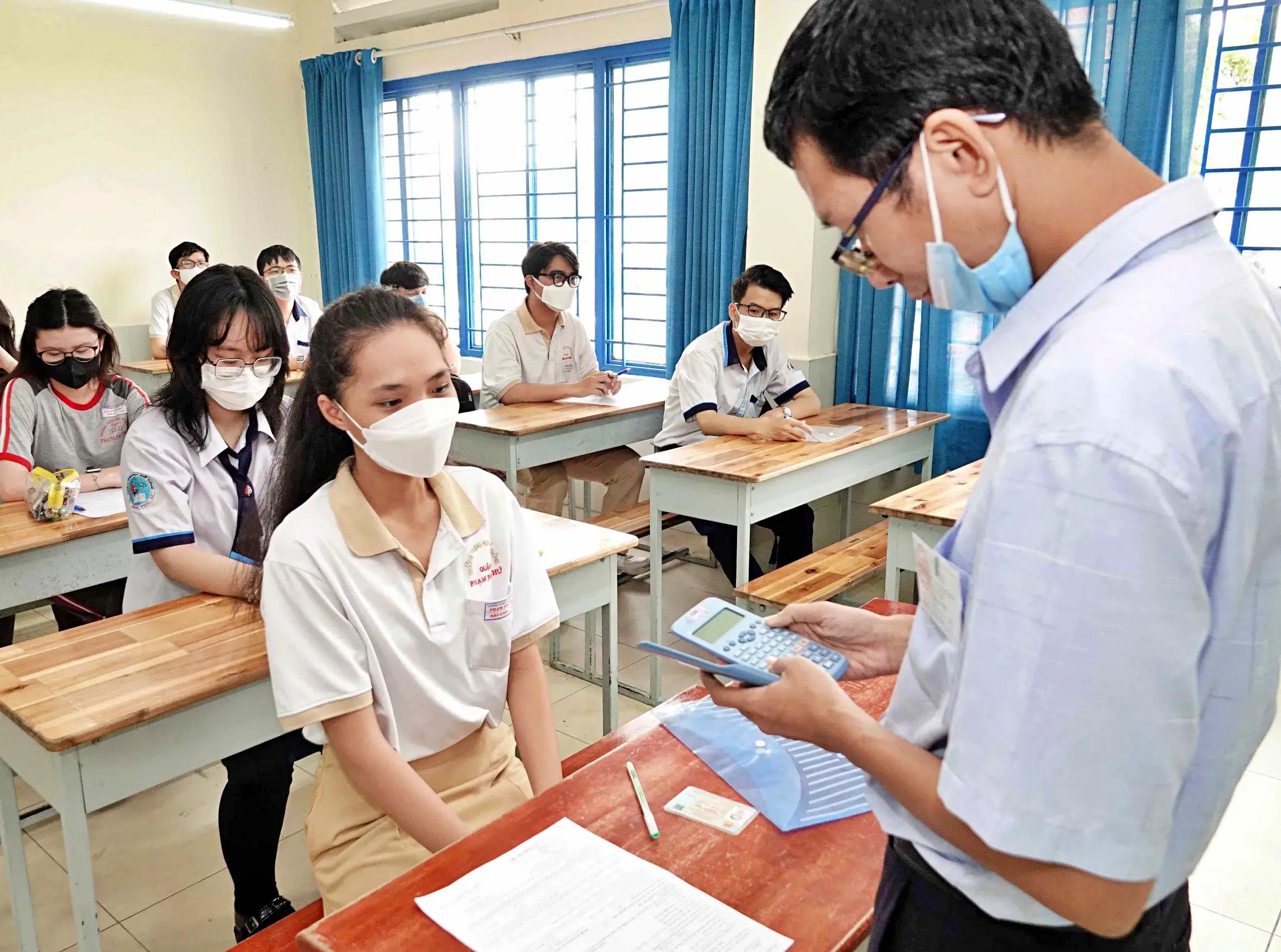 Gần 4.000 thí sinh không dự thi môn Ngữ Văn, 7 trường hợp vi phạm quy chế