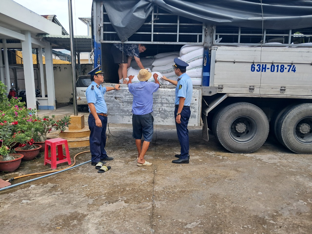 đường cát nghi nhập lậu