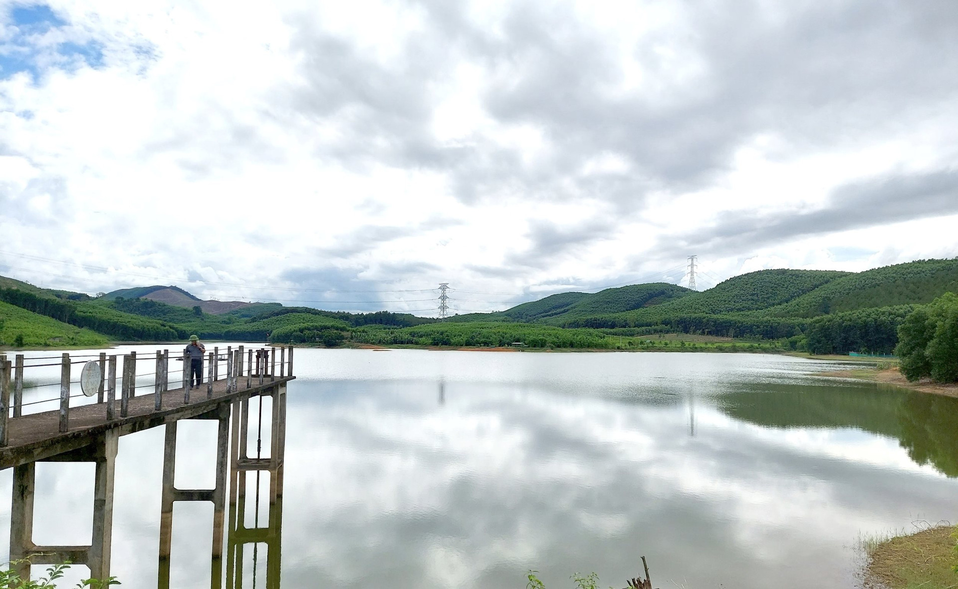 Hồ chứa không an toàn trước mùa mưa bão