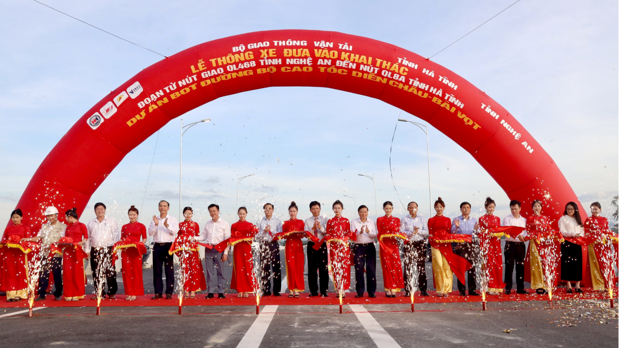 Thông xe toàn tuyến cao tốc Diễn Châu - Bãi Vọt, Hà Nội đi Nghệ An chỉ còn 3,5 giờ