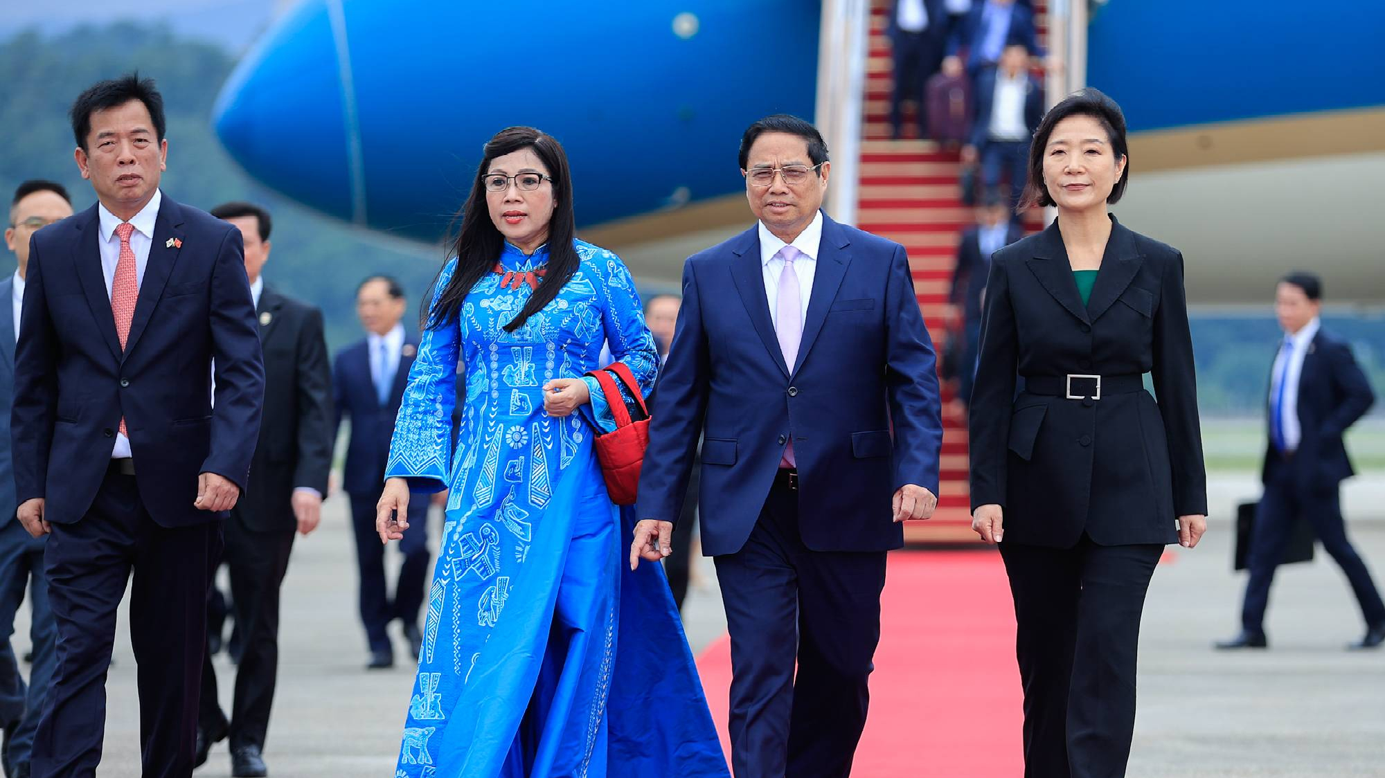 Thủ tướng Phạm Minh Chính đến Hàn Quốc, bắt đầu chuỗi hoạt động toàn diện