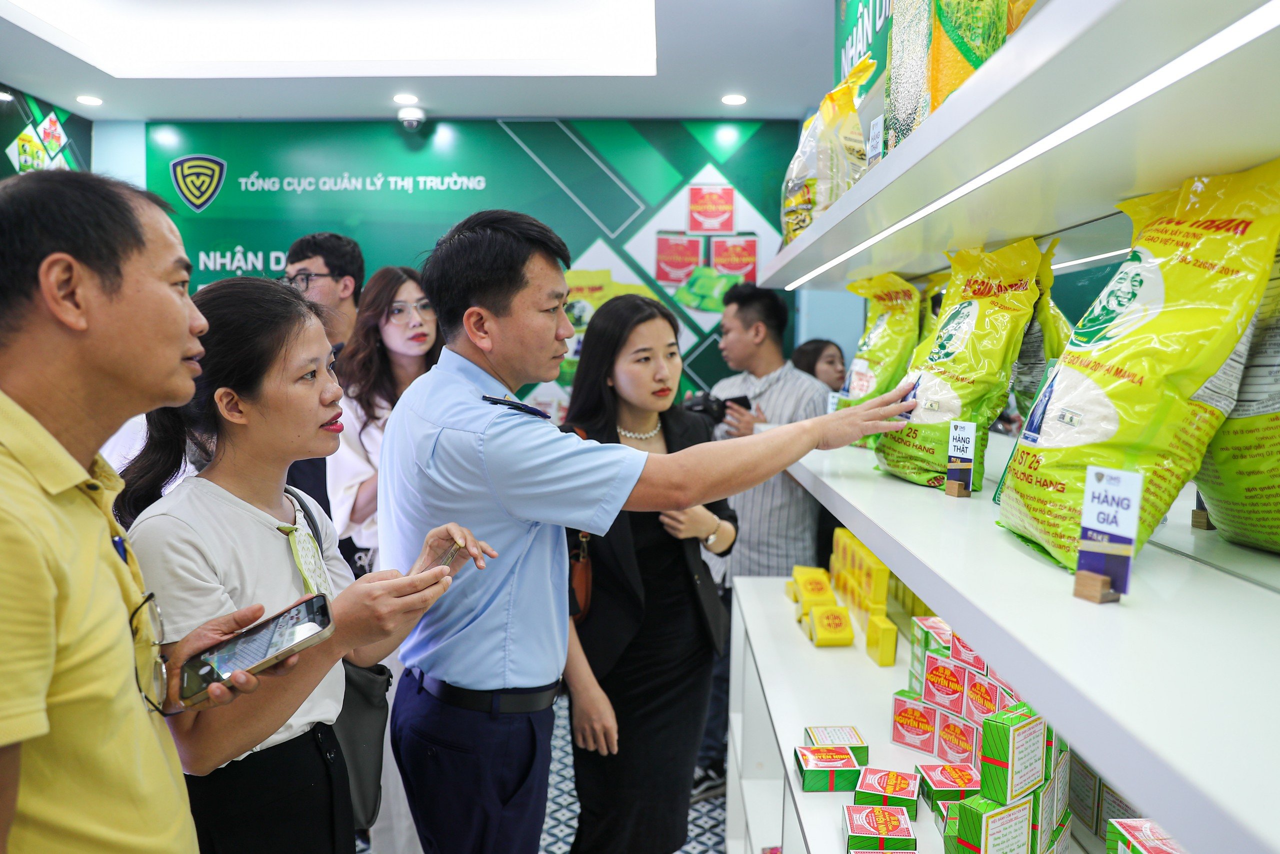 Nhận diện Thực phẩm thật - giả tại phòng trưng bày 62 Tràng Tiền, Hà Nội