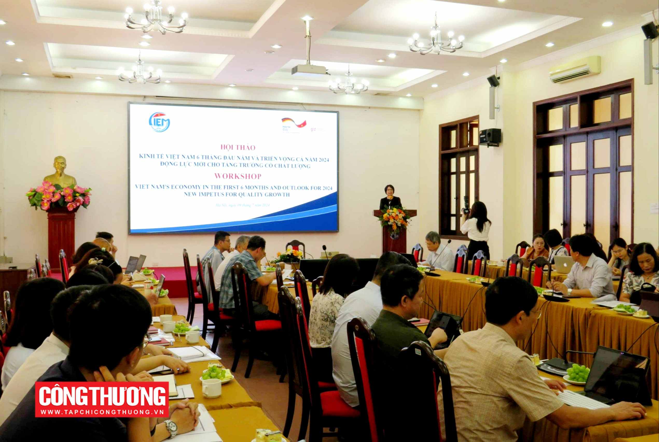 2 kịch bản tăng trưởng kinh tế những tháng cuối năm