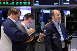 Giá dầu tăng, cổ phiếu Big Tech sụt giảm, kéo Nasdaq chìm trong sắc đỏ