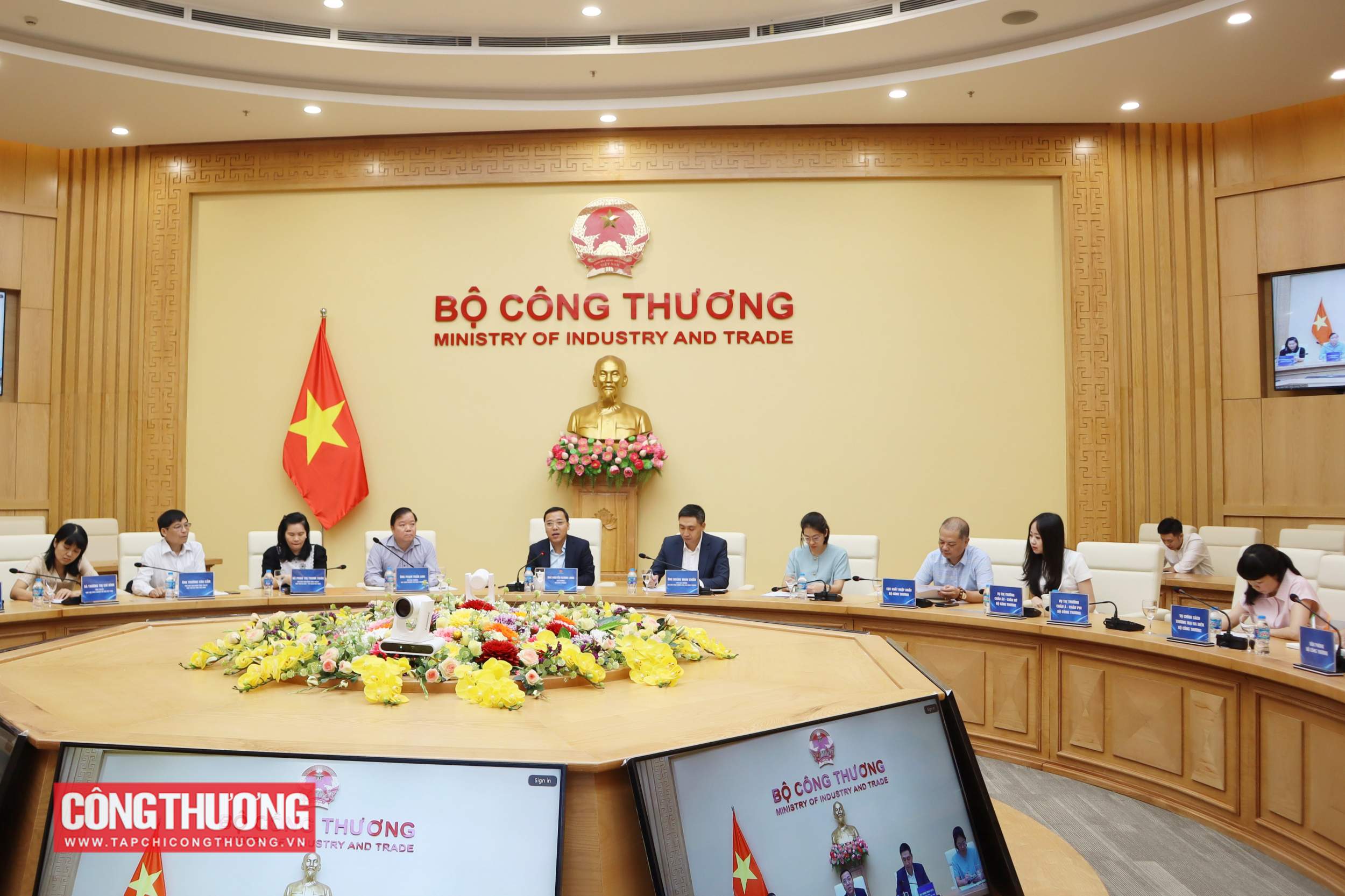 Xúc tiến thương mại, phát triển thị trường cho sản phẩm công nghiệp chế biến, chế tạo