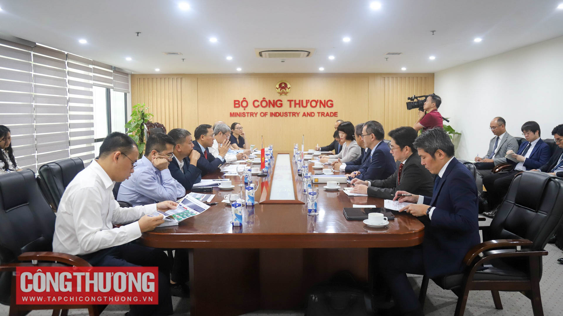 Sẽ thành lập nhóm công tác xúc tiến chuyển đổi năng lượng Việt Nam - Nhật Bản