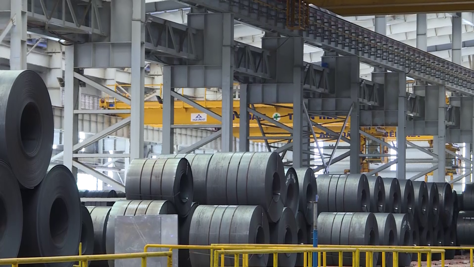 Thép cuộn cán nóng Việt Nam vào diện điều tra ở EU, khó khăn bủa vây