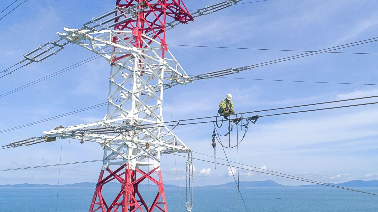 Doanh nghiệp chiếm 35% thị phần xây lắp điện bị yêu cầu mở thủ tục phá sản