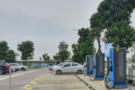 Đề xuất cơ chế hỗ trợ giá điện đối với trạm sạc phục vụ phương tiện giao thông xanh